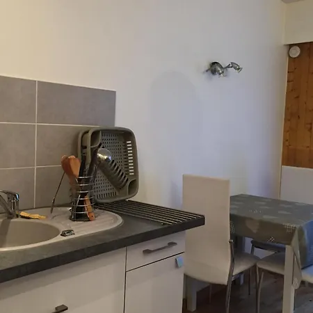 Studio With Balcony In 아파트 *